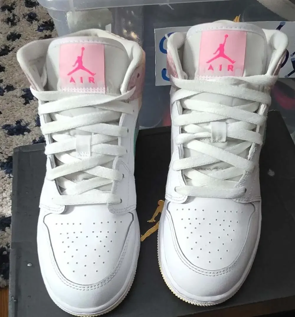 Nike Air Jordan 1 Mid SE Size 6.5Y Paint Drip Ice Cream